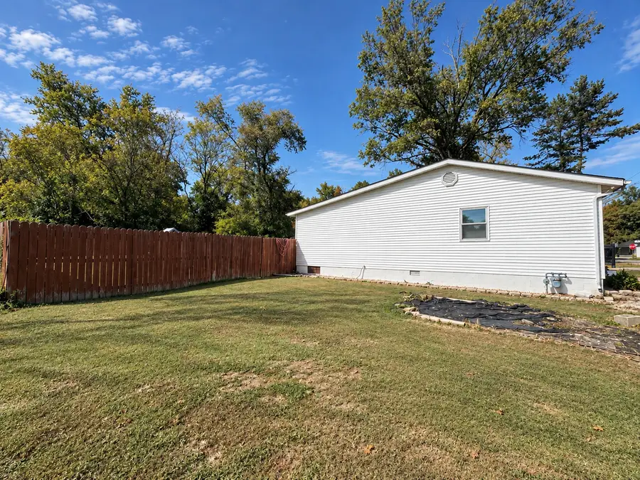 406 S Stotlar Street, Benton, IL 62812 - #3