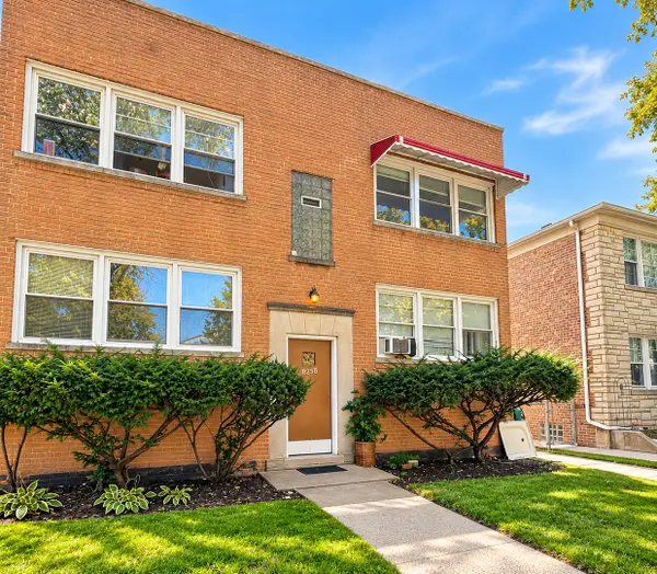 2823 W Balmoral Street #2W, Chicago, IL 60625