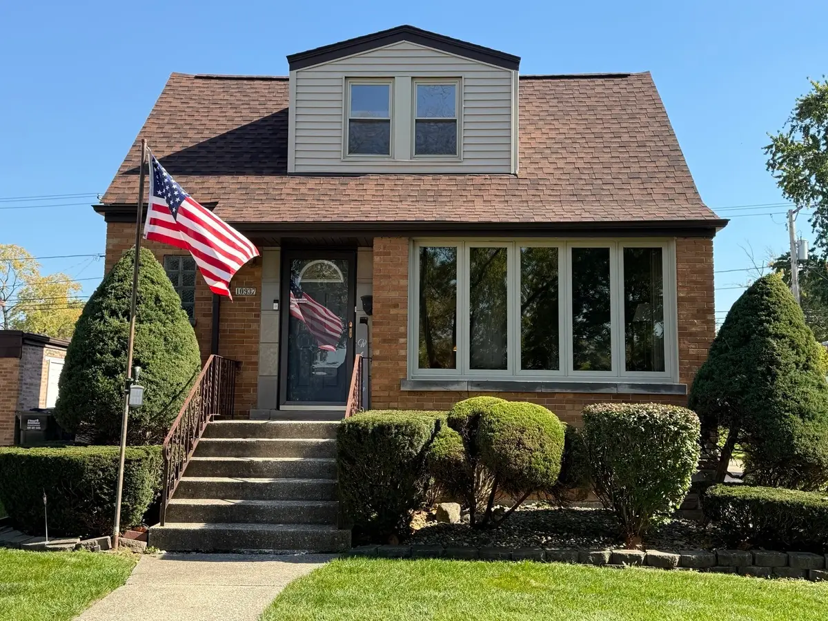 10937 S Tripp Avenue, Oak Lawn, IL 60453 - #1