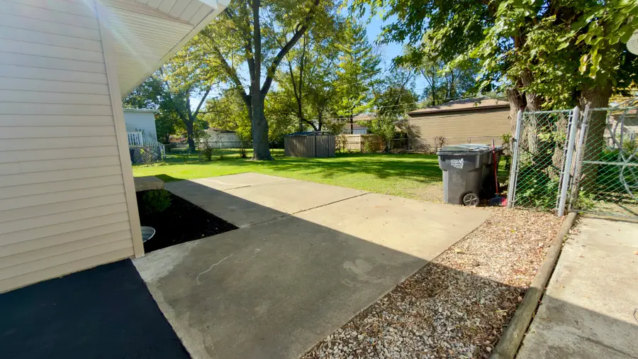 15722 Woodlawn East Avenue, South Holland, IL 60473 - #3
