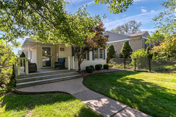 223 Custer Terrace, Bettendorf, IA 52722