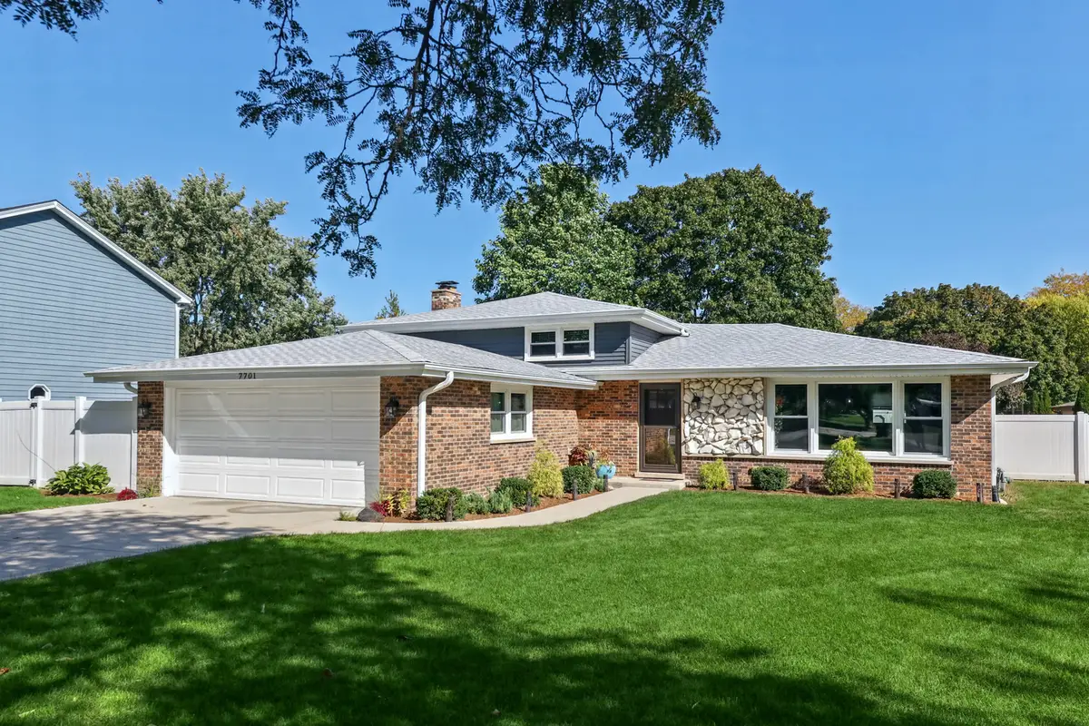 7701 Florence Avenue, Darien, IL 60561 - #1