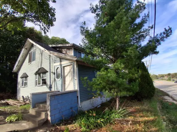 302 N Springfield Avenue, Rockford, IL 61101