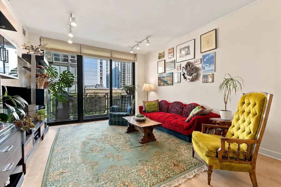 744 N Clark Street #301, Chicago, IL 60654 - #3