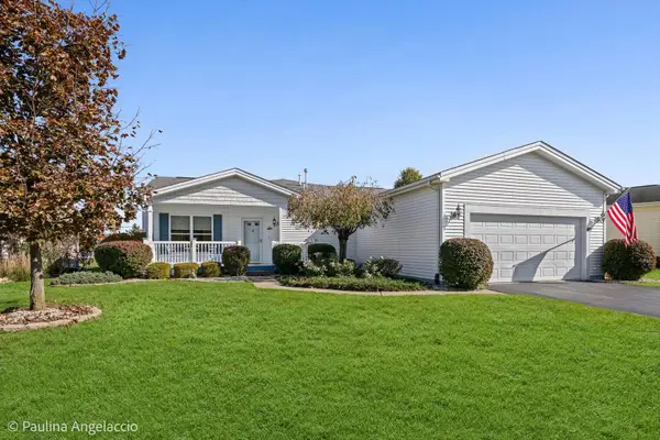 19 Rocking Horse Lane, Grayslake, IL 60030