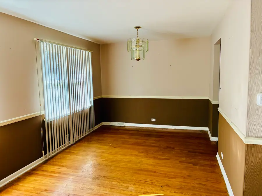 738 E 158th Street, South Holland, IL 60473 - #3