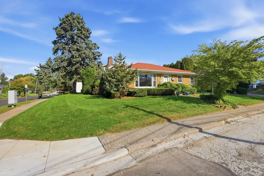 2304 E High Street, Davenport, IA 52803 - #3