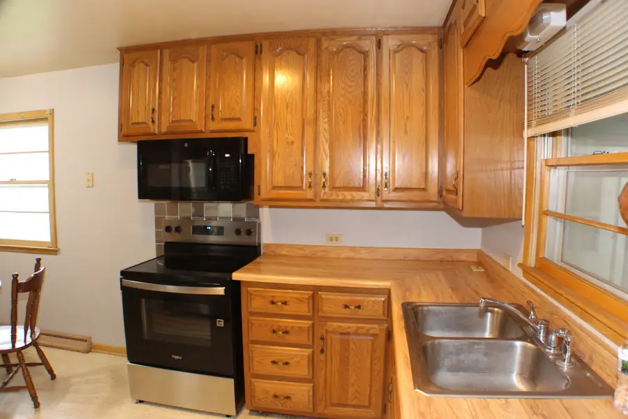 512 18th Avenue, Clinton, IA 52732 - #3