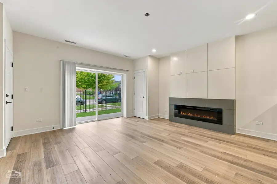 4607 S Prairie Avenue #3, Chicago, IL 60653 - #3