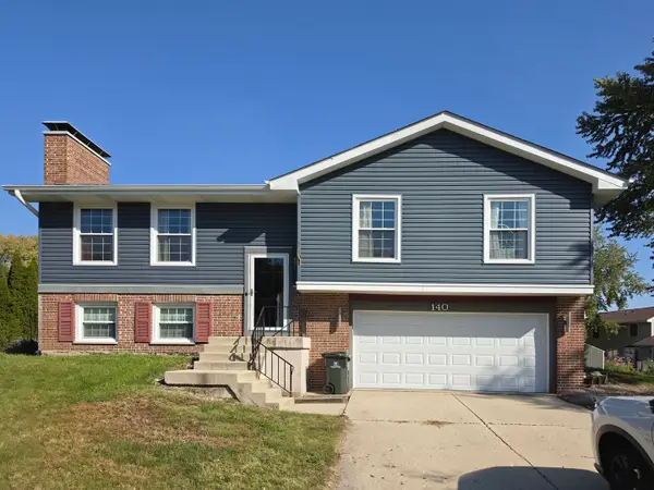 140 S Whispering Hills Drive, Naperville, IL 60540