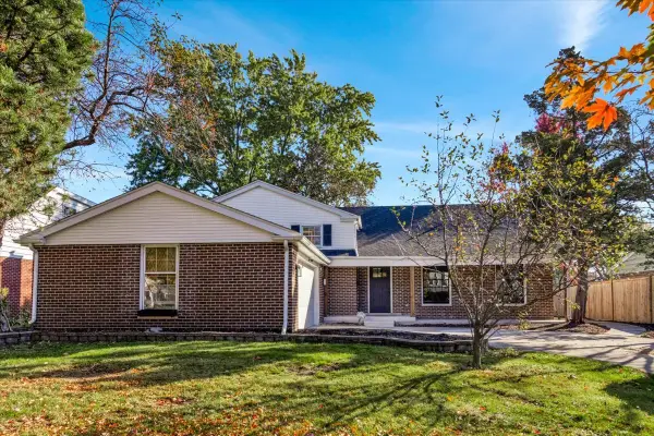 3123 N Stratford Road, Arlington Heights, IL 60004