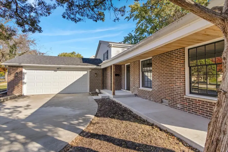 3123 N Stratford Road, Arlington Heights, IL 60004 - #2