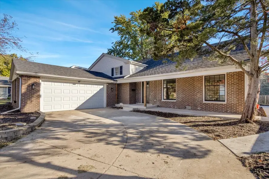 3123 N Stratford Road, Arlington Heights, IL 60004 - #3