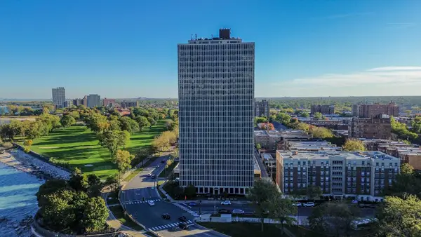 6700 S South Shore Drive #4K, Chicago, IL 60649