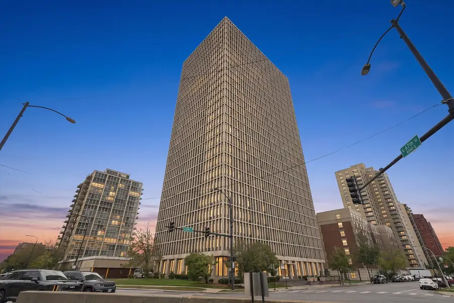 6700 S South Shore Drive #4K, Chicago, IL 60649 - #2