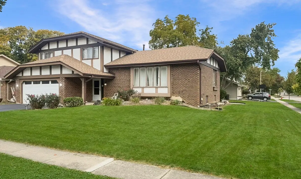 700 W 58th Street, Westmont, IL 60559 - #1