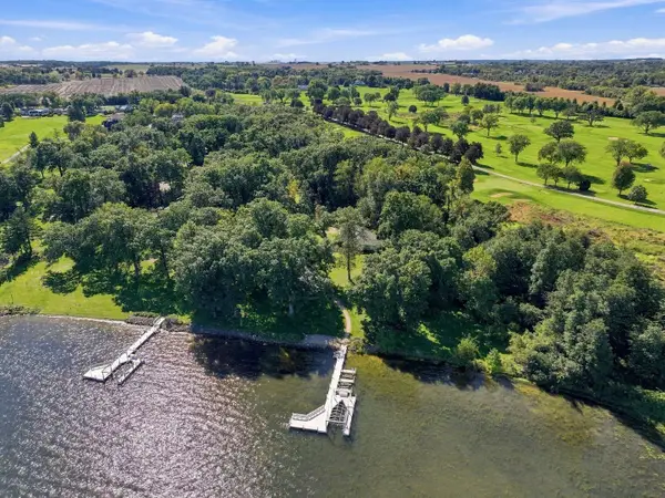 N1876 Wildwood Drive, Lake Geneva, WI 53147