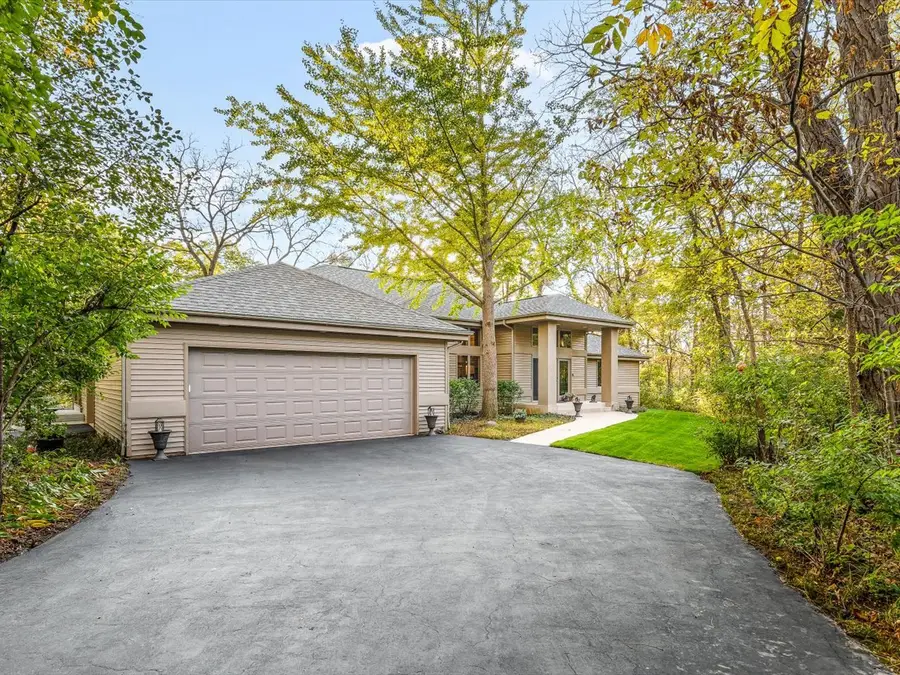 6611 Halverson Drive, Rockford, IL 61109 - #2
