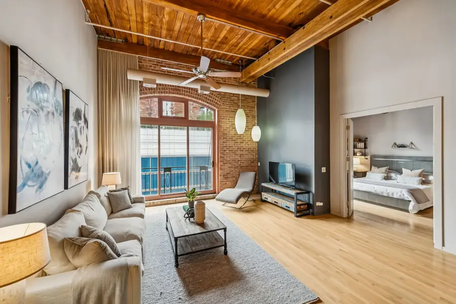 360 W Illinois Street #613, Chicago, IL 60654 - #3