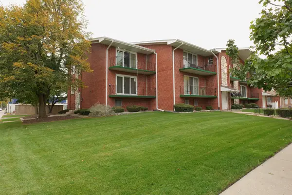 9605 S Komensky Avenue #101, Oak Lawn, IL 60453