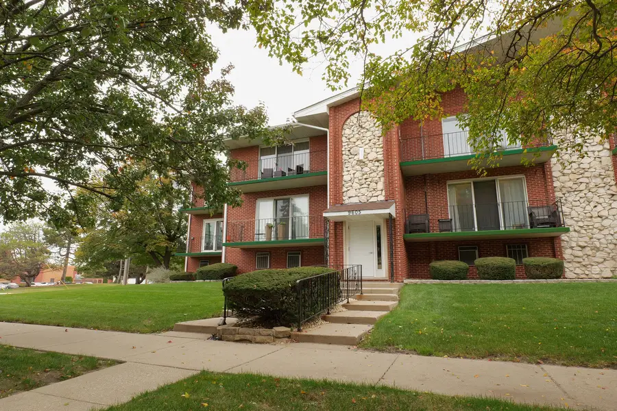 9605 S Komensky Avenue #101, Oak Lawn, IL 60453 - #2