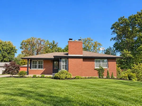 15W676 82nd Street, Burr Ridge, IL 60527