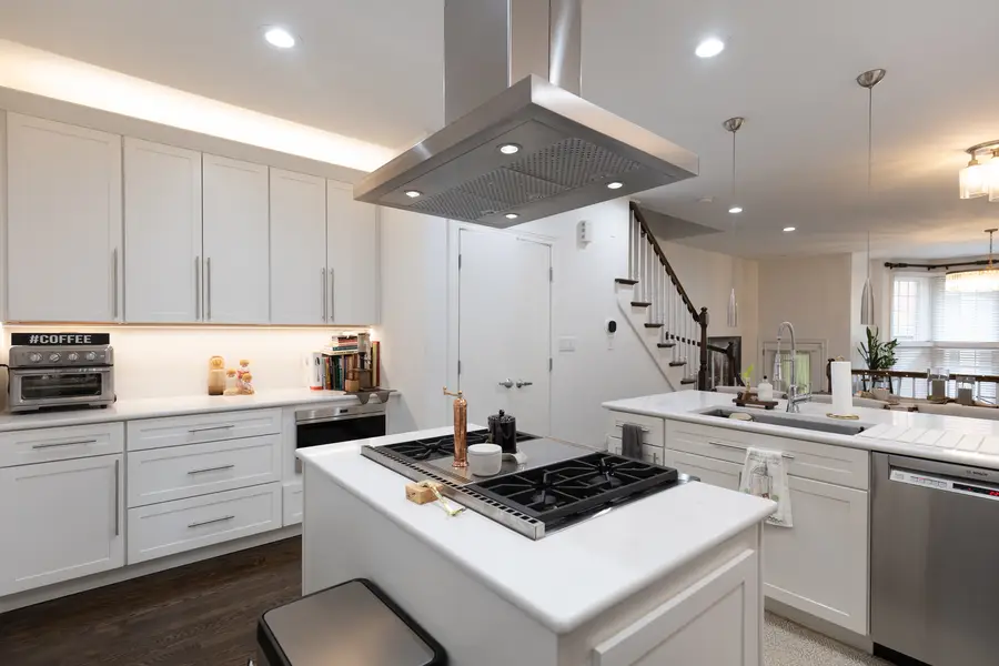24 N Ada Street #D, Chicago, IL 60607 - #3