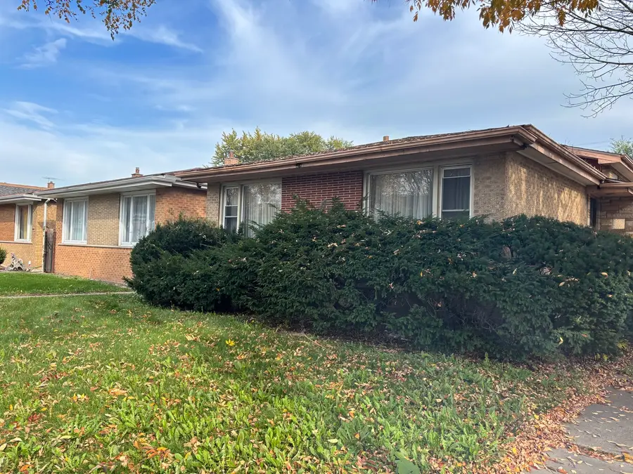 9059 S Jeffery Boulevard, Chicago, IL 60617 - #3