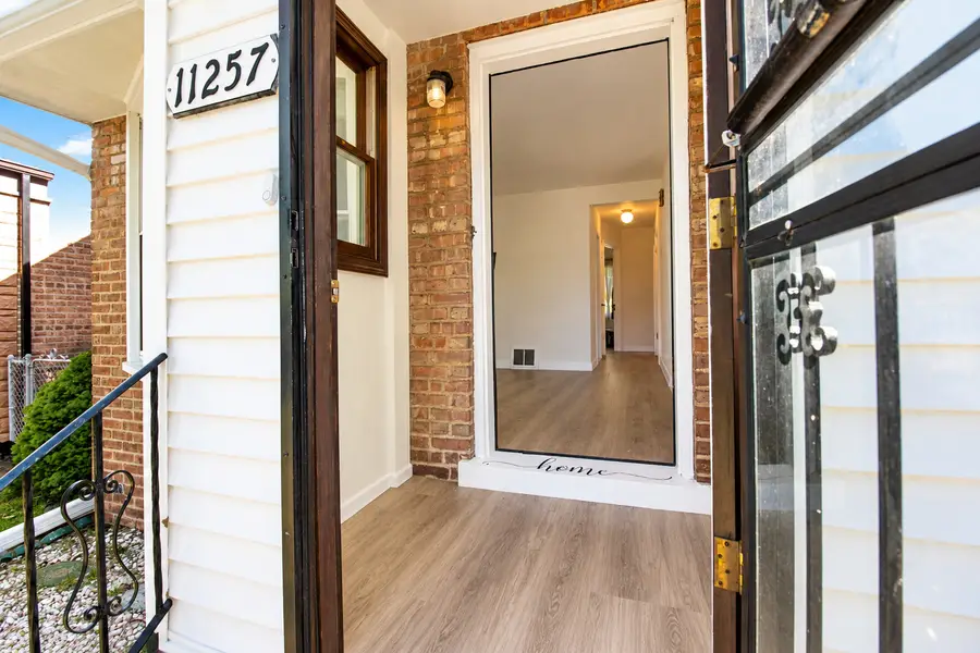 11257 S Avenue G, Chicago, IL 60617 - #2