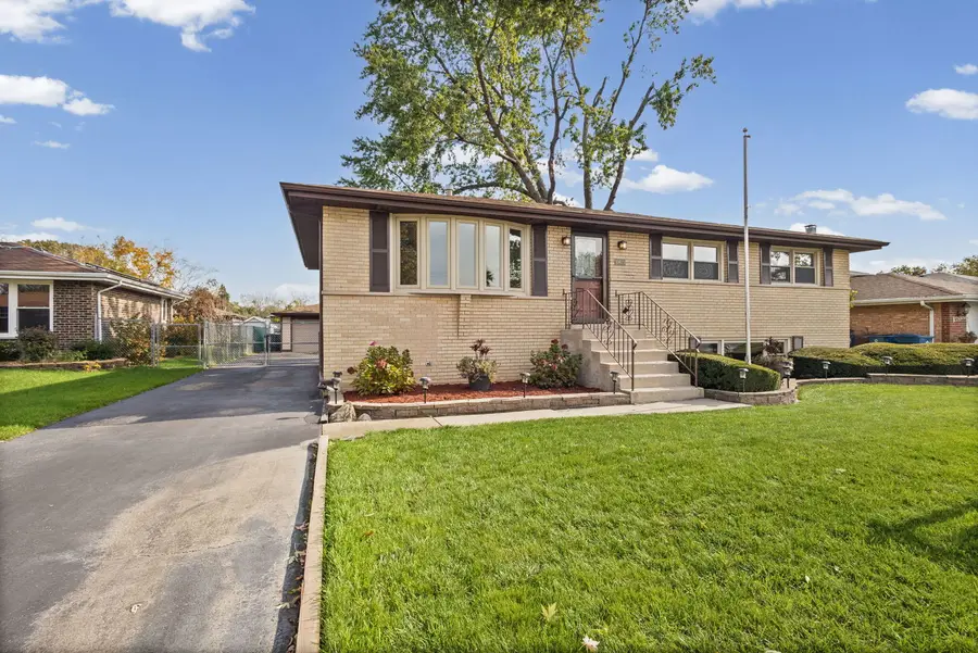 10613 S Terry Drive, Palos Hills, IL 60465 - #2