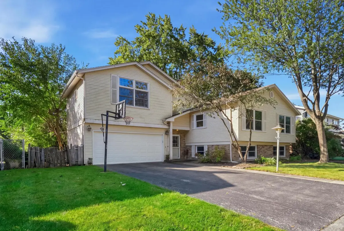 23 W Suffield Drive, Arlington Heights, IL 60004 - #1