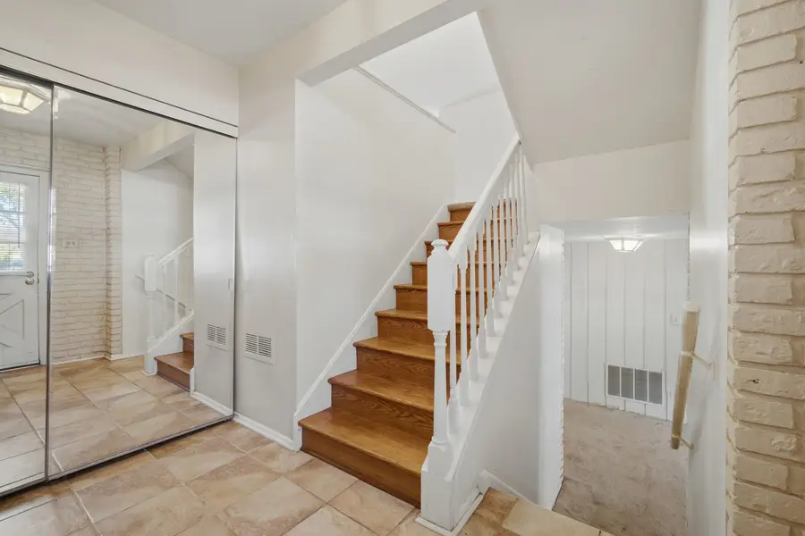 23 W Suffield Drive, Arlington Heights, IL 60004 - #3