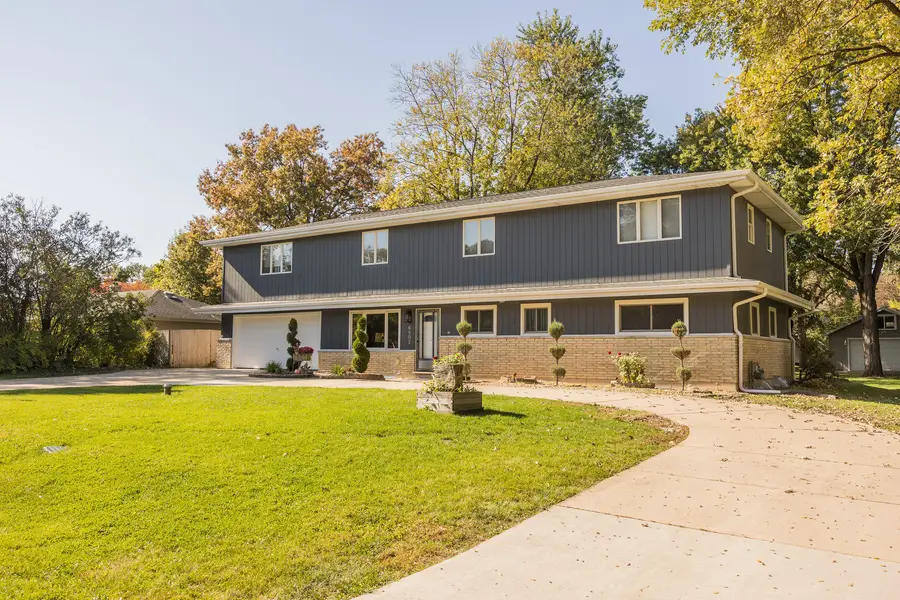 6802 Tennessee Avenue, Darien, IL 60561 - #2