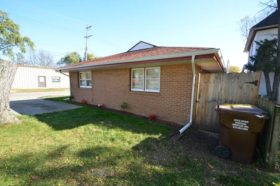 1618 Fulton Avenue, Rockford, IL 61103 - #3