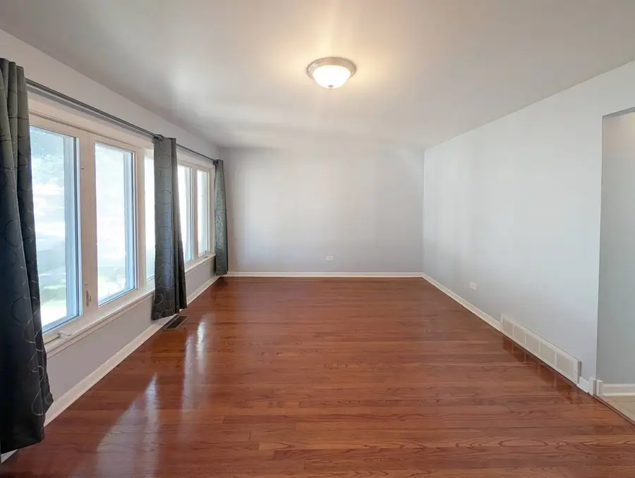 5121 S Tripp Avenue, Chicago, IL 60632 - #2