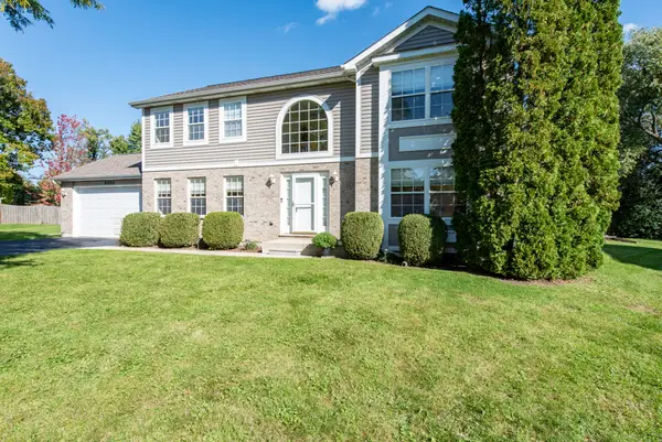 4052 Woodcrest Court, Gurnee, IL 60031