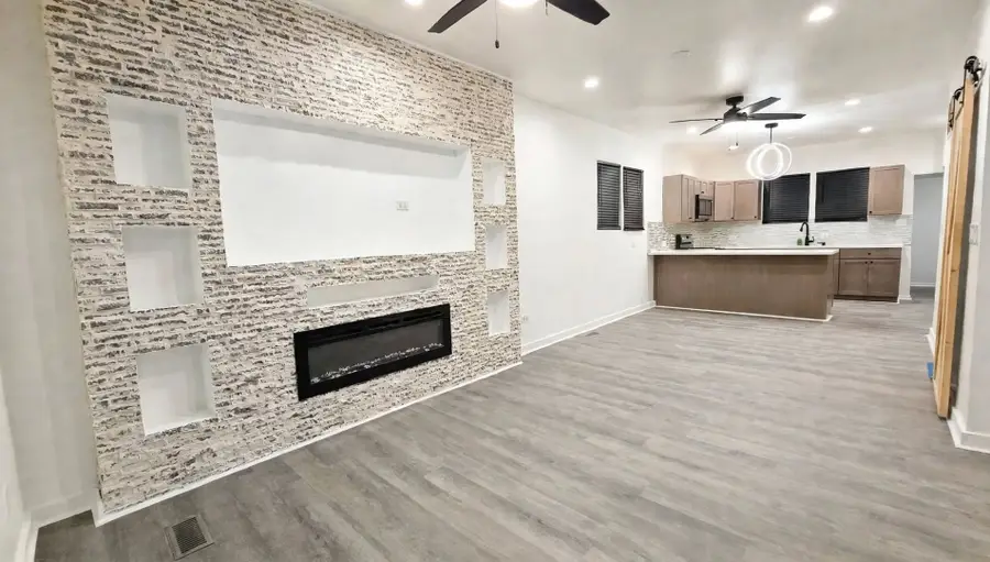 8204 S Muskegon Avenue, Chicago, IL 60617 - #3