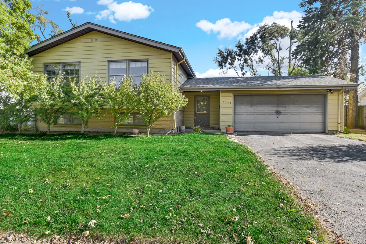 18743 Kings Road, Homewood, IL 60430 - #1