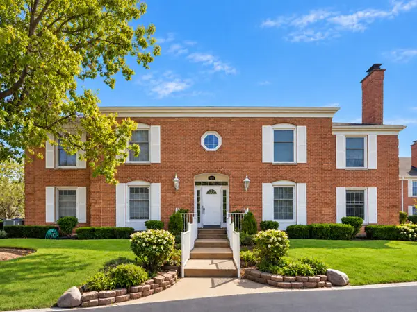 128 Carriage Way Drive #117B, Burr Ridge, IL 60527