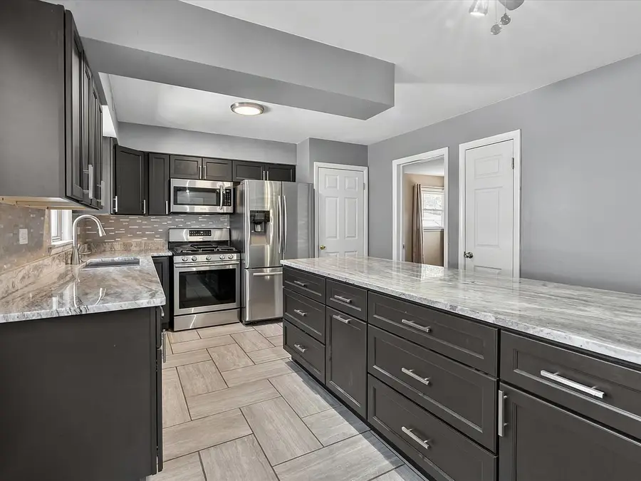 2712 W 97th Place, Evergreen Park, IL 60805 - #2