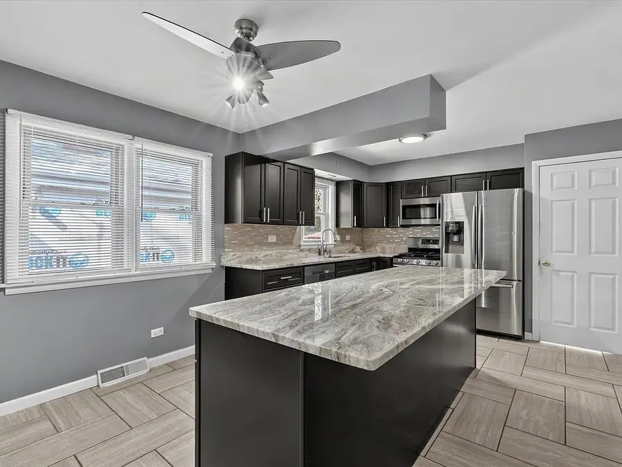 2712 W 97th Place, Evergreen Park, IL 60805 - #3