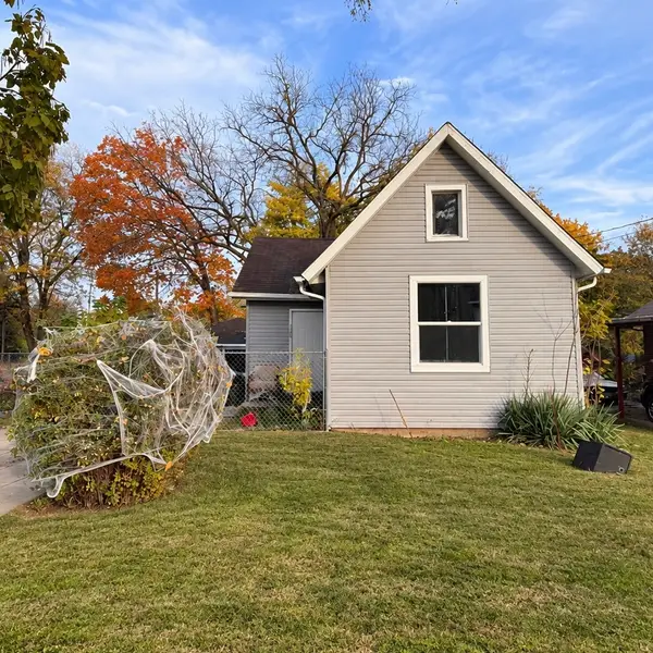 208 S Henrietta Avenue, Rockford, IL 61102
