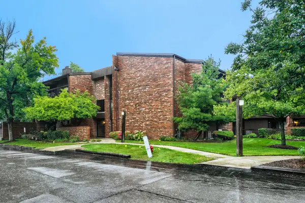 14509 Sussex Court #PH3, Oak Forest, IL 60452