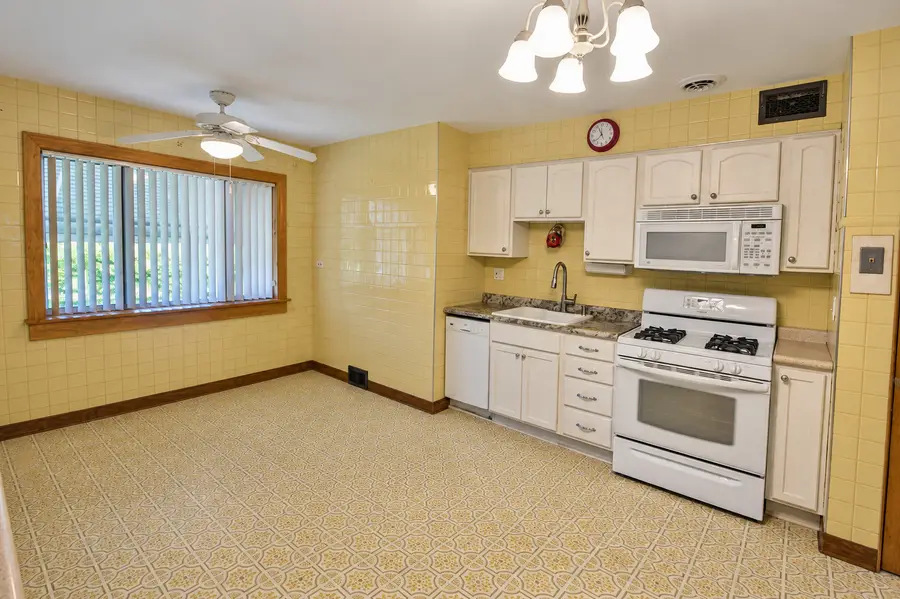 4222 Maple Avenue, Lyons, IL 60534 - #3