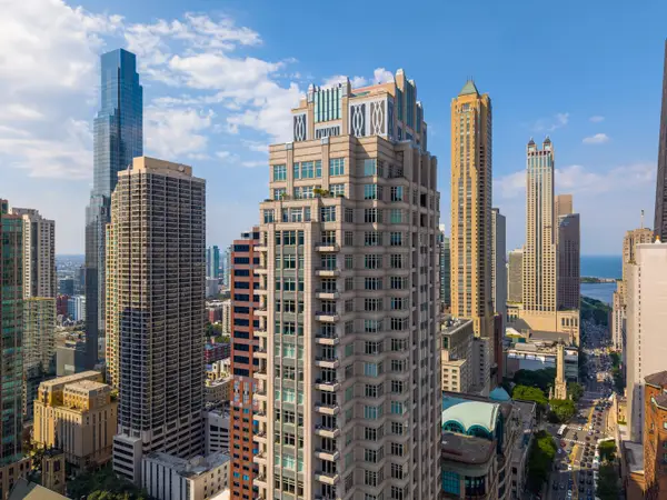 118 E Erie Street #28F, Chicago, IL 60611
