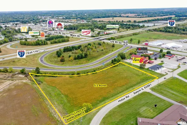 130 N Hotze Road, Salem, IL 62881