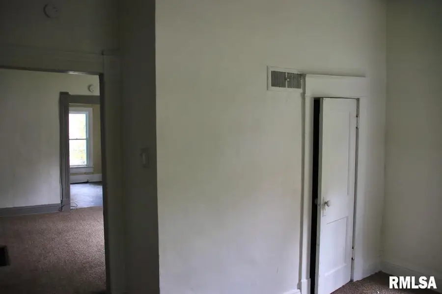 403 W Elm Street, Carbondale, IL 62901 - Image #3