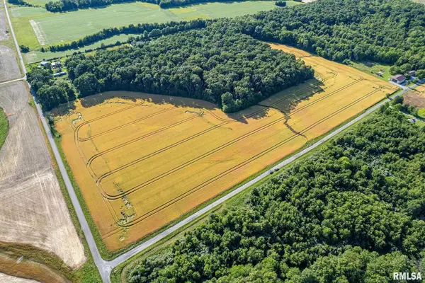 000 1325 N County Road, Cisne, IL 62823