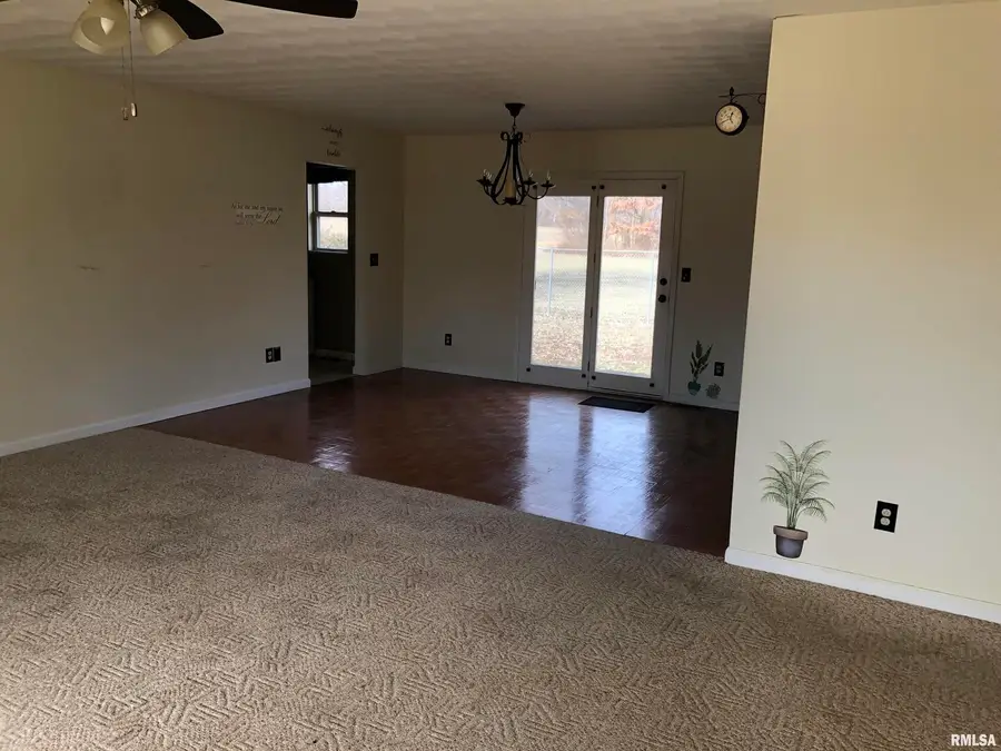 17018 E Thompson Road, Opdyke, IL 62872 - Image #2