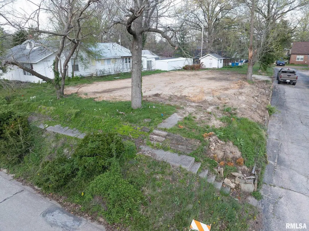 704 N 8th Street, Mount Vernon, IL 62884 - Image #1